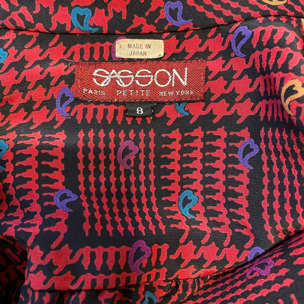 Vintage Sasson bow tie blouse. - Picture 2 of 3